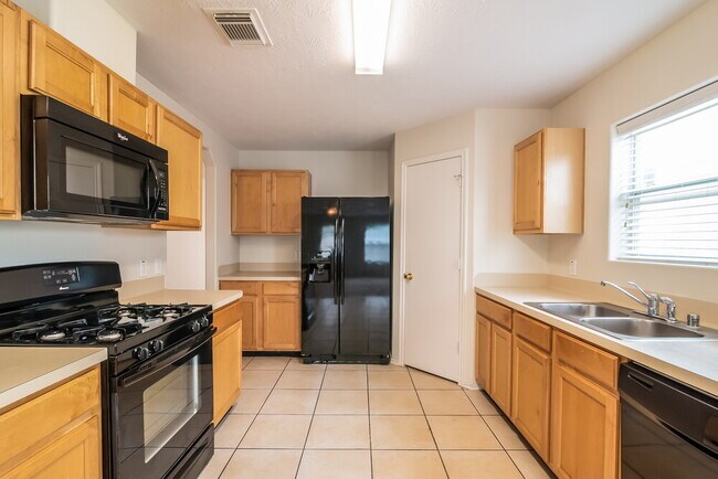 Building Photo - 3826 Rowlock Vine Dr