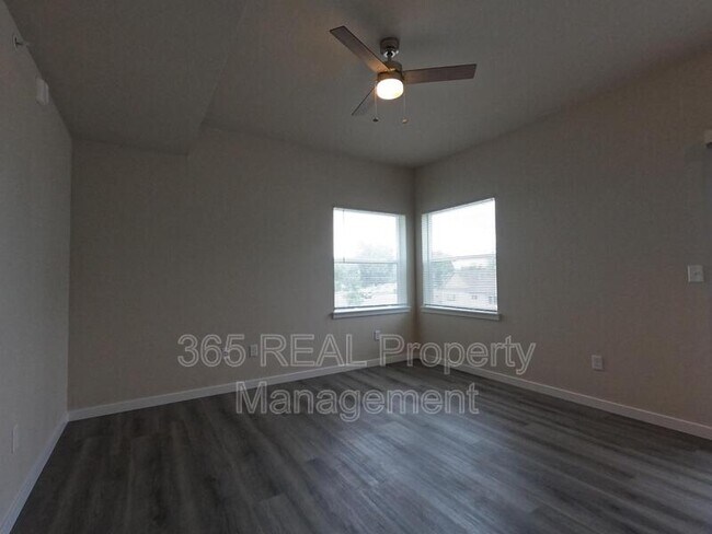 Foto del edificio - 610 Cedar St