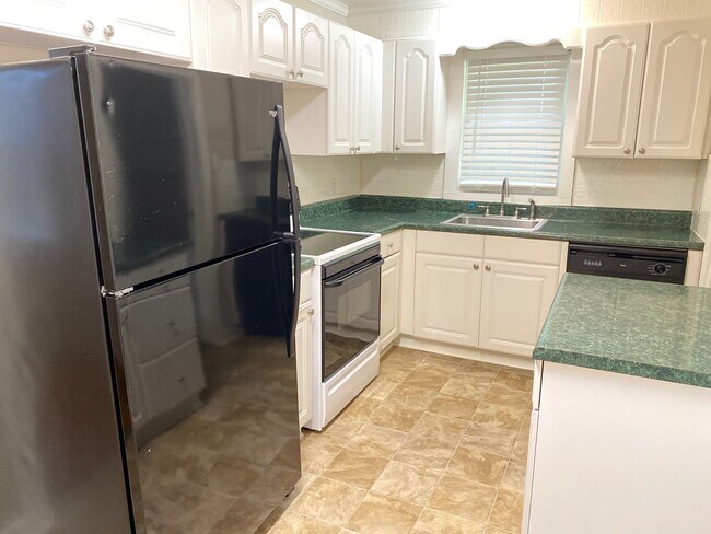 Foto del edificio - 997 W Forest Ave