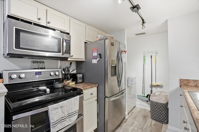 Foto del edificio - 3737 Loretto Rd