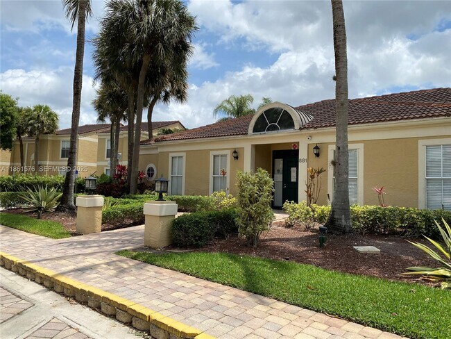 Foto del edificio - 977 Riverside Dr