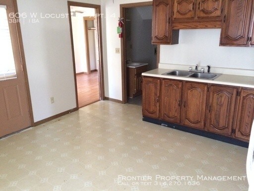 Building Photo - 3 Bedroom Apartment in Bowling Green