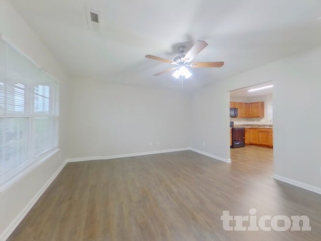 Building Photo - 103 Nora Dr