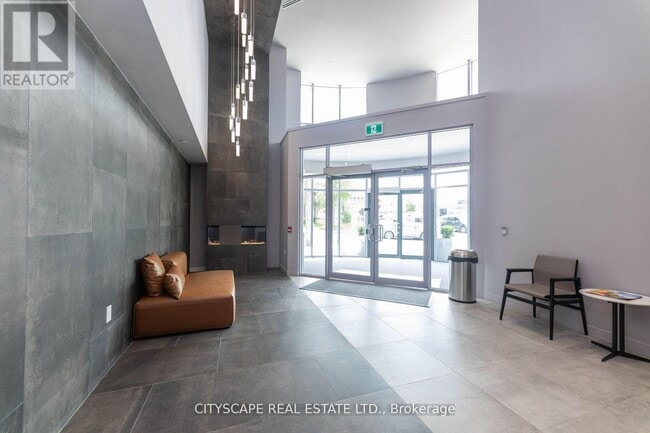 Building Photo - 2433 Dufferin St