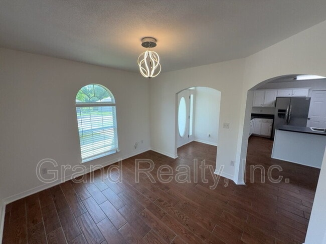 Building Photo - 1261 Mazurek Blvd