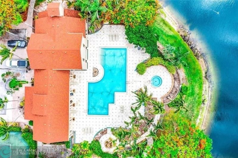 Foto principal - 1705 Palm Cove Blvd