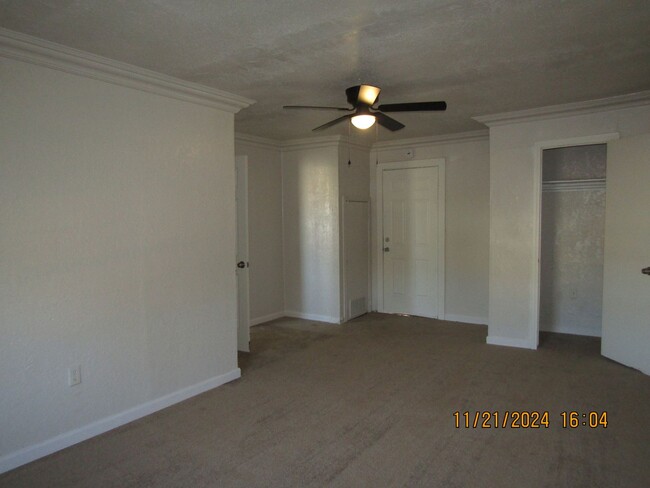 Foto del edificio - 5 Bedrooms. Newly renovated! $200 off firs...