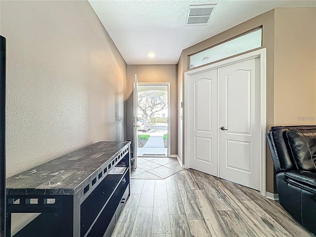 Building Photo - 15811 Fishhawk Blvd