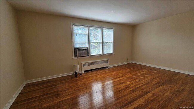 Foto del edificio - 14 Wainwright Ave