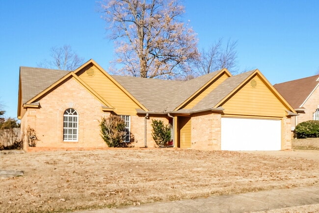 Building Photo - 1700 Brentwood Trce