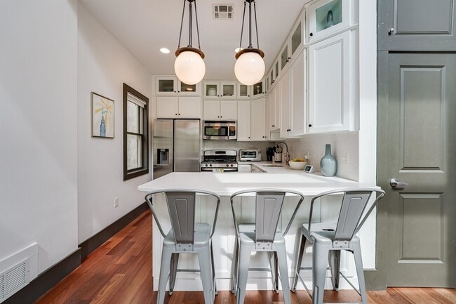 Foto del edificio - 245 Ogden Ave.