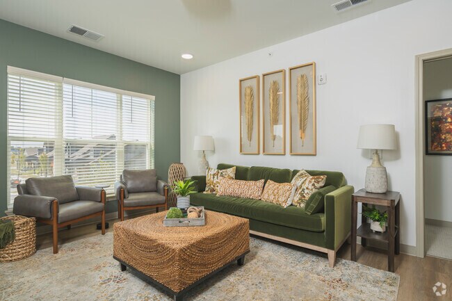 2 habitaciones, 2 baños - 1595 pies cuadrados - Vista - Sala de estar - Promenade Trails - A 55 and Better Community