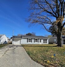 Building Photo - 28 Jamestown Dr