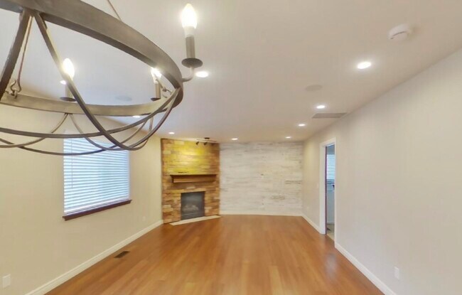 Foto del edificio - Beautiful Home Ready For Rent!