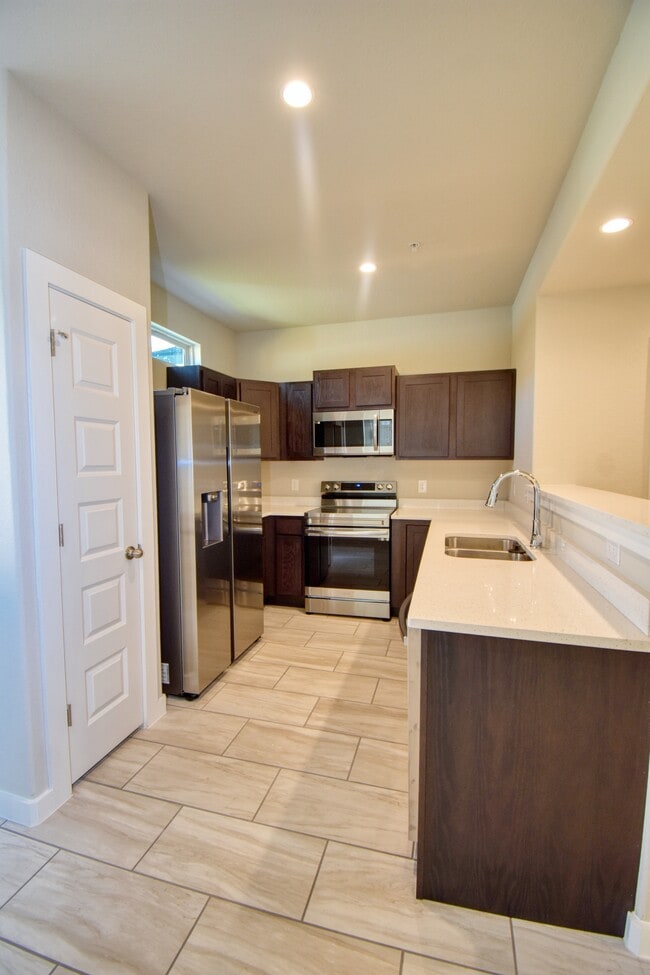 Kitchen - 8403 Via Verona