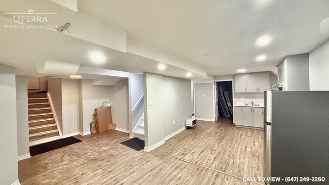 Building Photo - 68 Mossgrove Cres