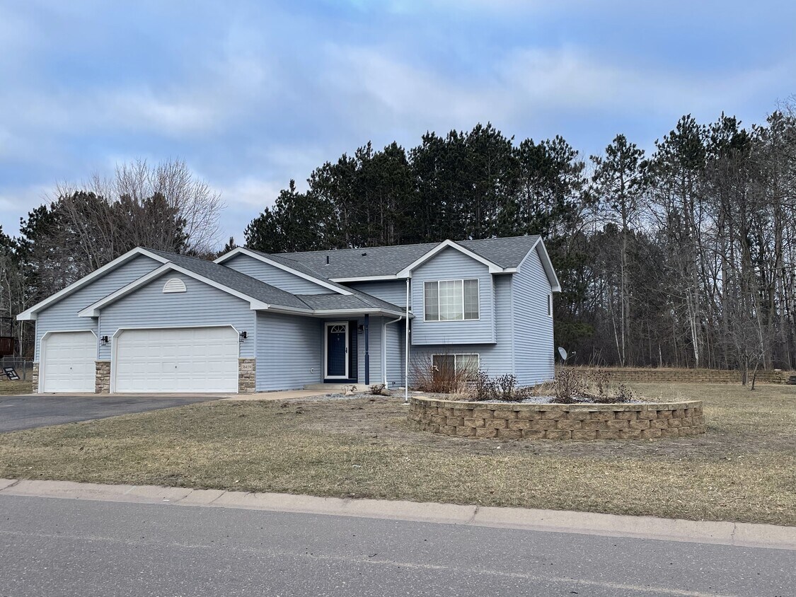 38459 Tamworth Ave, North Branch, MN 55056 House Rental in North