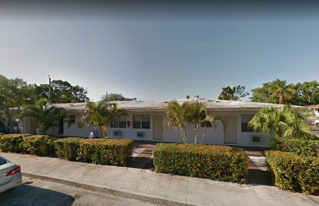 1002 S M Street - 1002 S M St