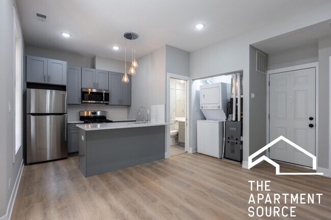Building Photo - 438 W Belden Ave