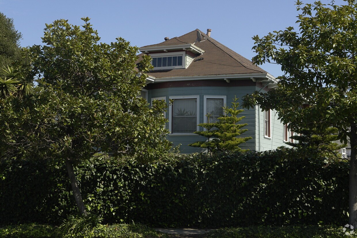 Building Photo - 755 Buena Vista Ave