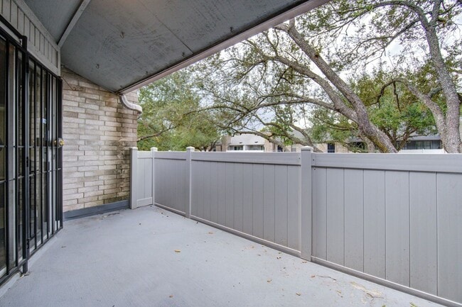 Foto del edificio - 10729 Braes Bend Dr