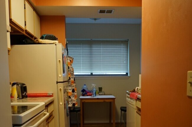 Building Photo - 505 Sunridge Dr