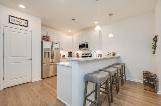 Building Photo - 1725 Dromolin Dr