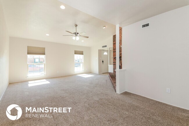 Foto del edificio - 713 Arbor Downs Dr