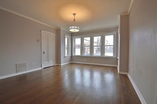 Building Photo - 3945 W Schubert Ave