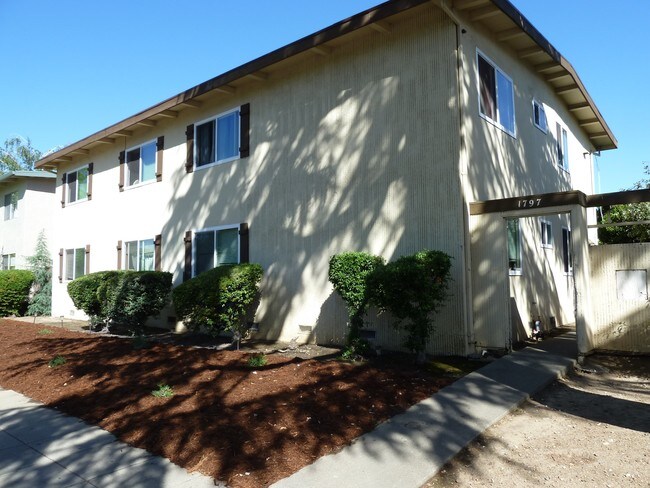 Building Photo - 1797 Bradford Way
