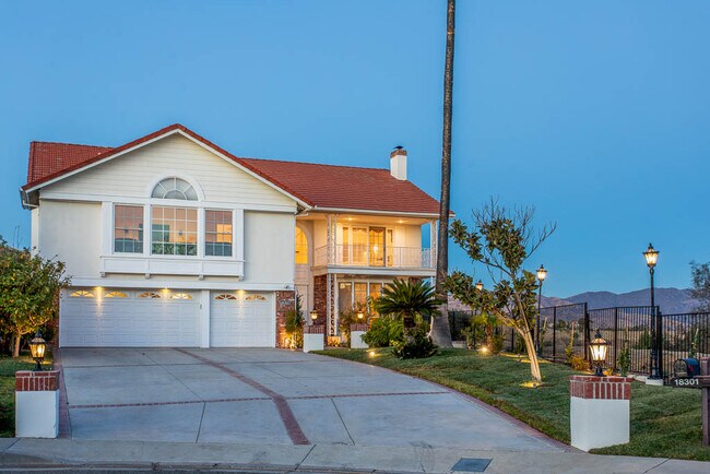 Foto del edificio - 18301 Hampton Ct