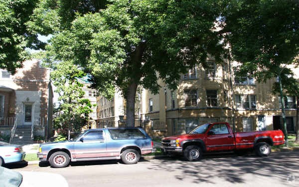 Building Photo - 2324-2328 N Spaulding Ave