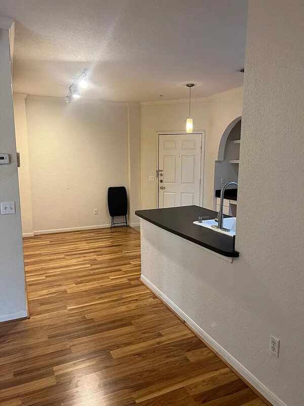 Foto del edificio - 860 N Orange Ave