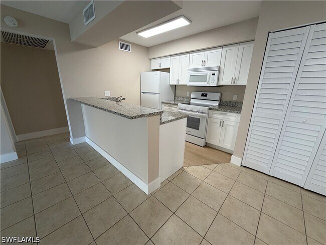 Foto del edificio - 5317 Summerlin Rd
