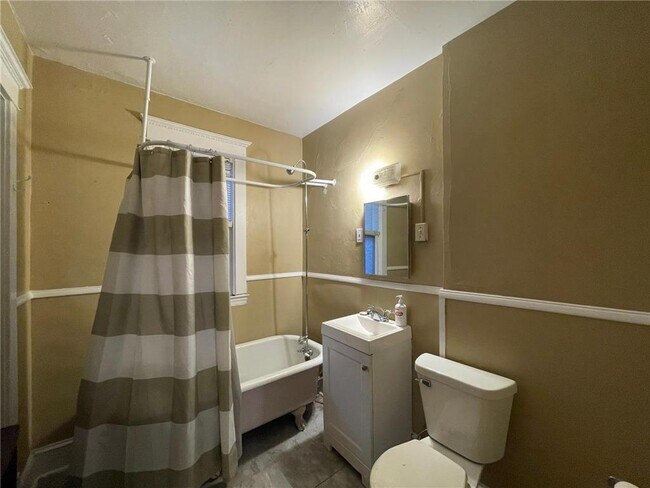 Foto del edificio - 2721 E 22nd St