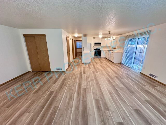 Foto del edificio - 8927 SE Clinton St