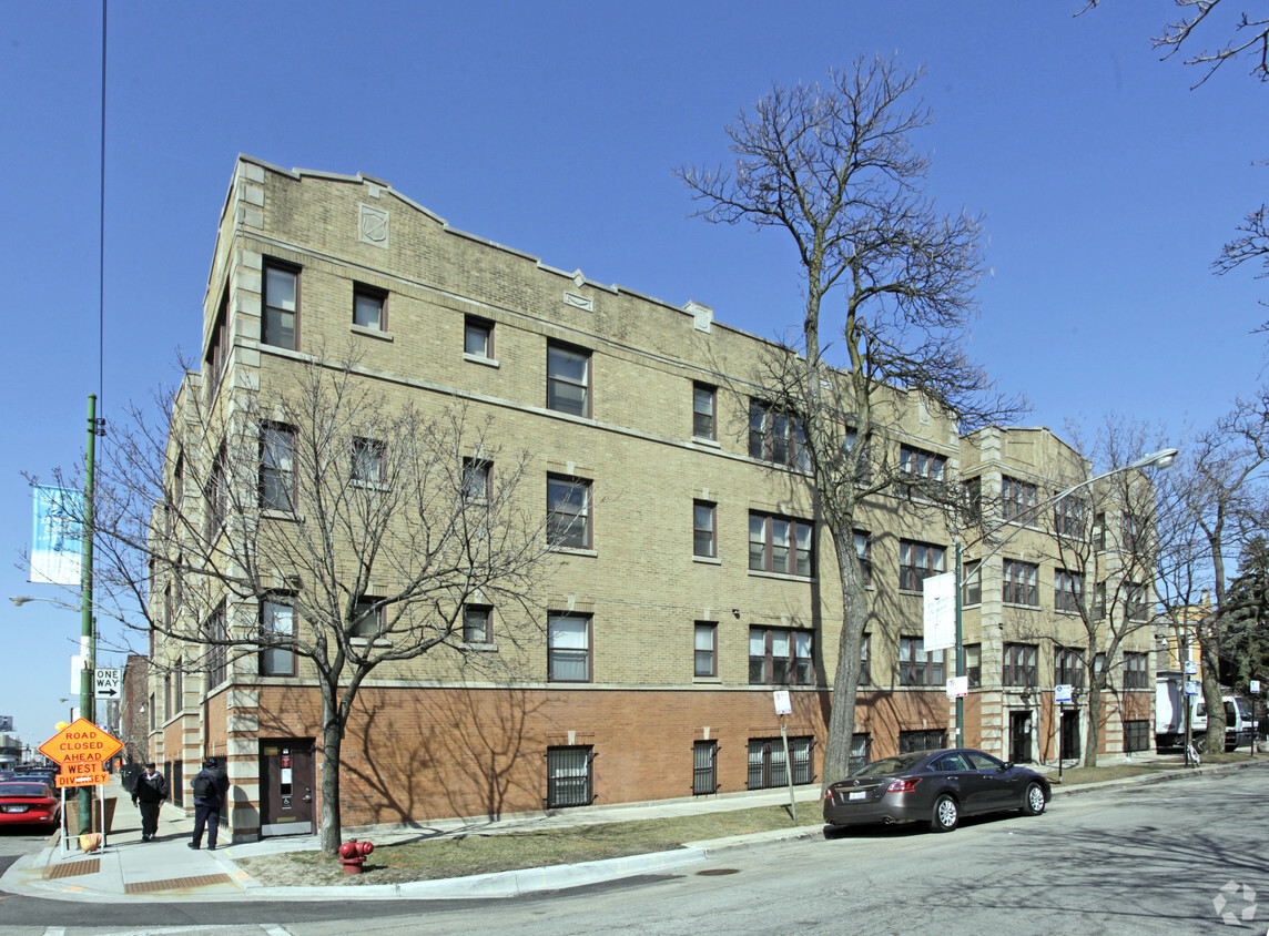 Primary Photo - Diversey Square I Apartments