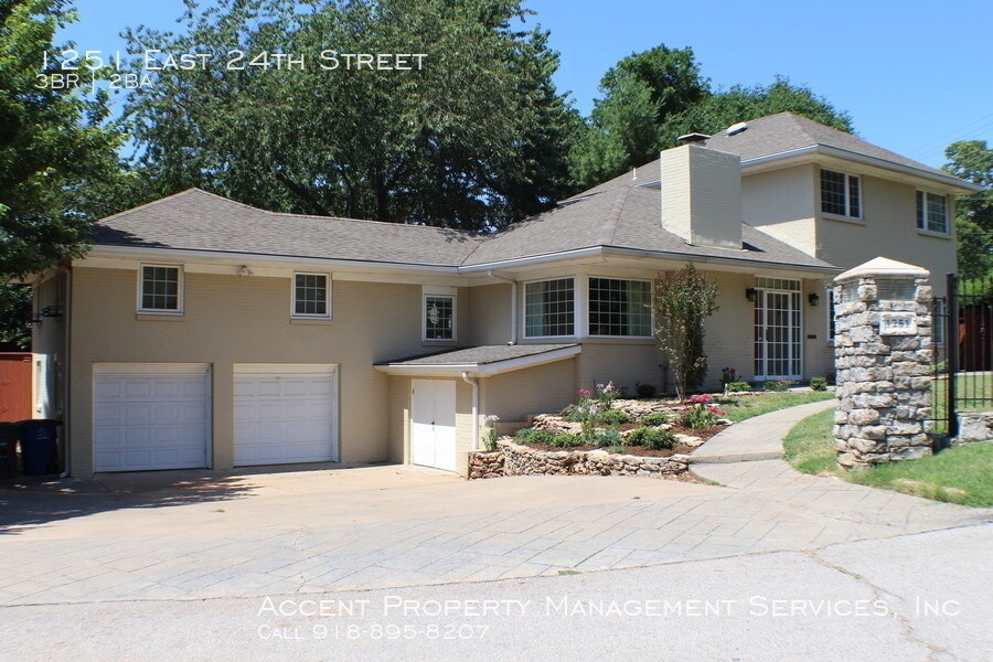 Primary Photo - 3 bedroom - Woodward Park