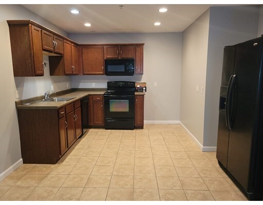 Foto del edificio - 70 Oak St Ext