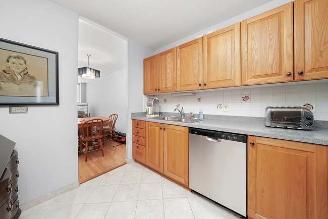 Building Photo - 405 N Wabash Ave