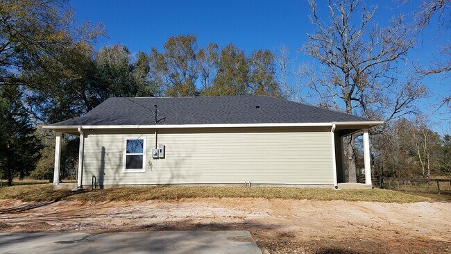 Building Photo - 22800 TX-321