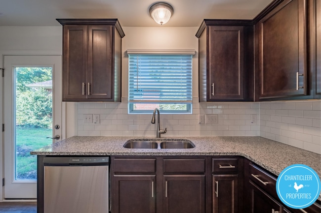 Building Photo - 5 Belhaven Dr