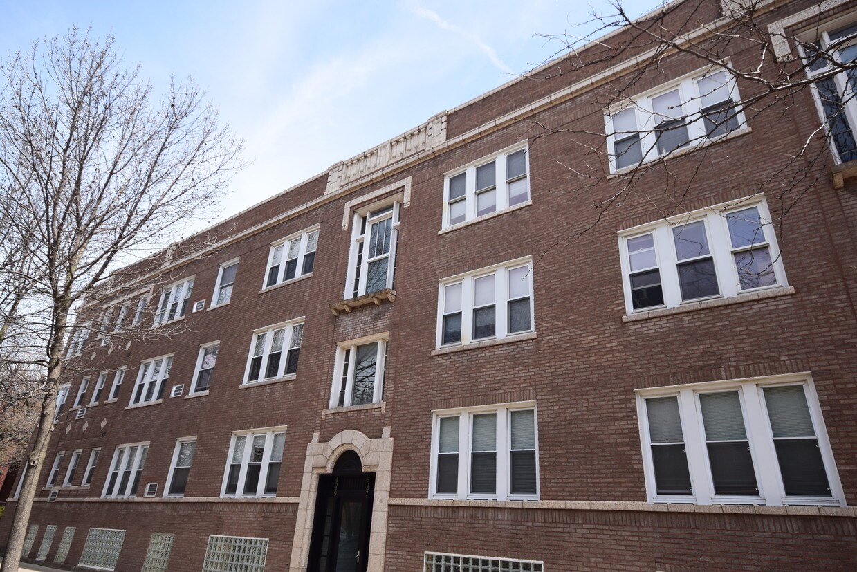Foto principal - 4547 N Albany Ave