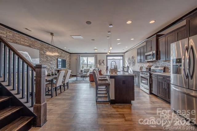 Foto del edificio - 13225 Savannah Point Dr