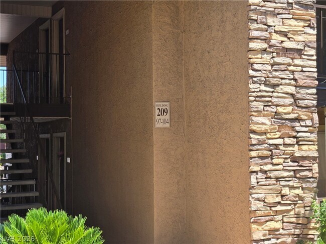 Foto del edificio - 5081 River Glen Dr