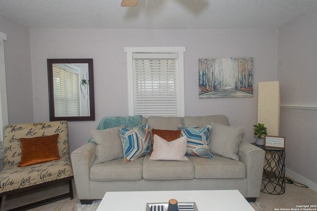 Foto del edificio - 611 Brunswick Blvd