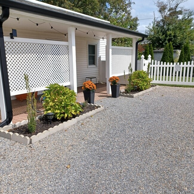 Cottage Parking Private Parking area - 95 Matilda Ter