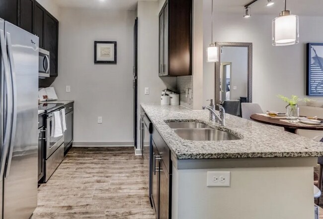 Foto del edificio - 926 E. 15th-655432