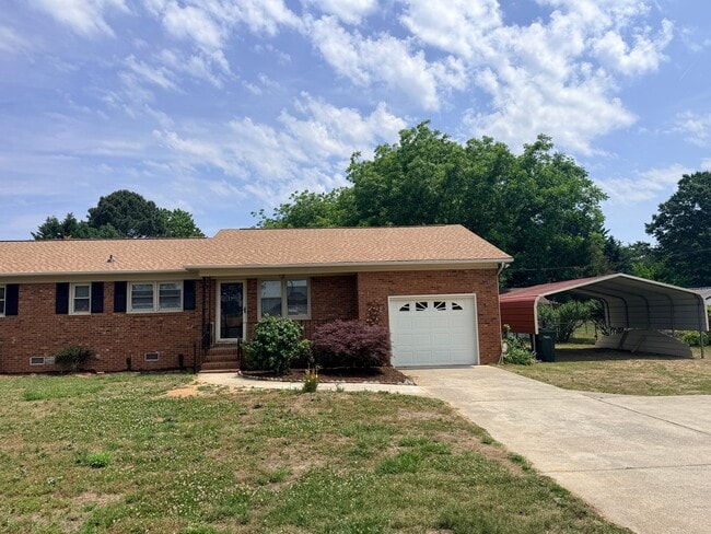 Building Photo - Beautiful Ranch home in Concord