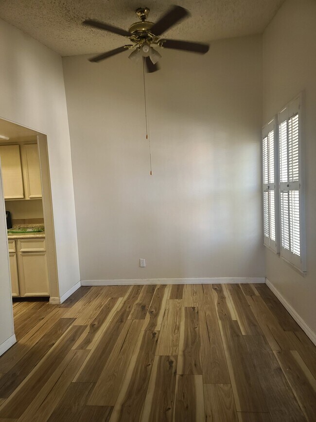 Foto del edificio - 10624 Springwood Dr